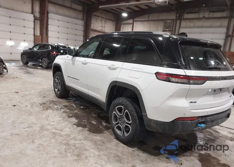 2023 Jeep Grand Cherokee 4Xe Trailhawk z USA, uszkodzony, nr VIN 1C4RJYC65P8807631